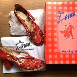 Miss L-Fire red suede/leather with white and blue stitching 38/8